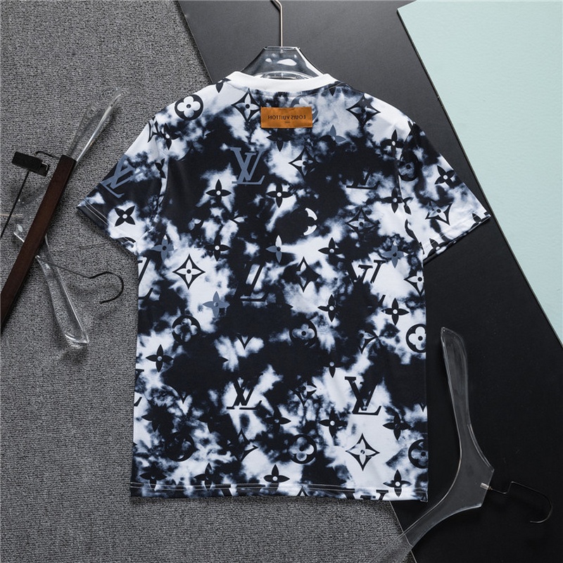 Louis Vuitton Men's T-shirts 1802